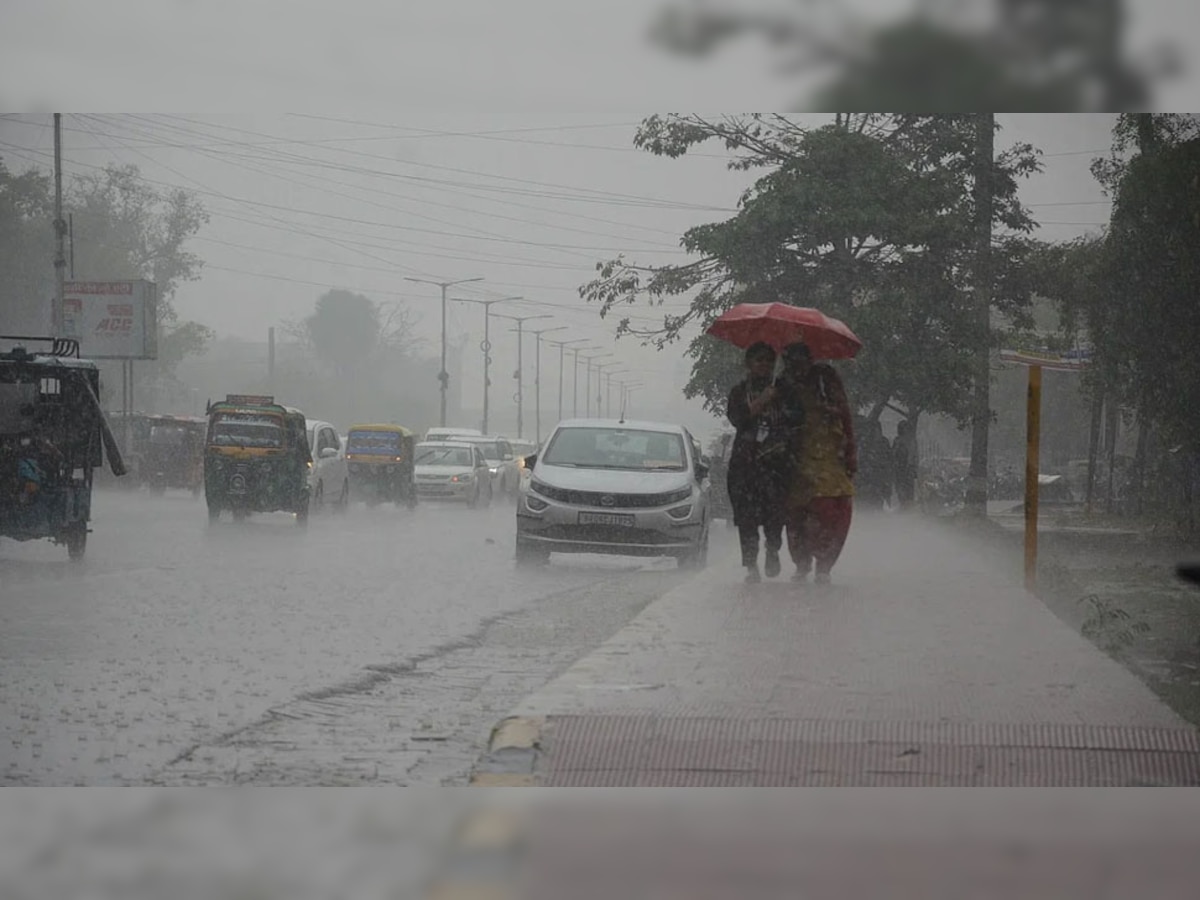 Weather Forecast Today: दिल्ली-NCR में आज भी होगी झमाझम बारिश, जानें कब तक रहेगा ऐसा मौसम? IMD ने दिया बड़ा अपडेट