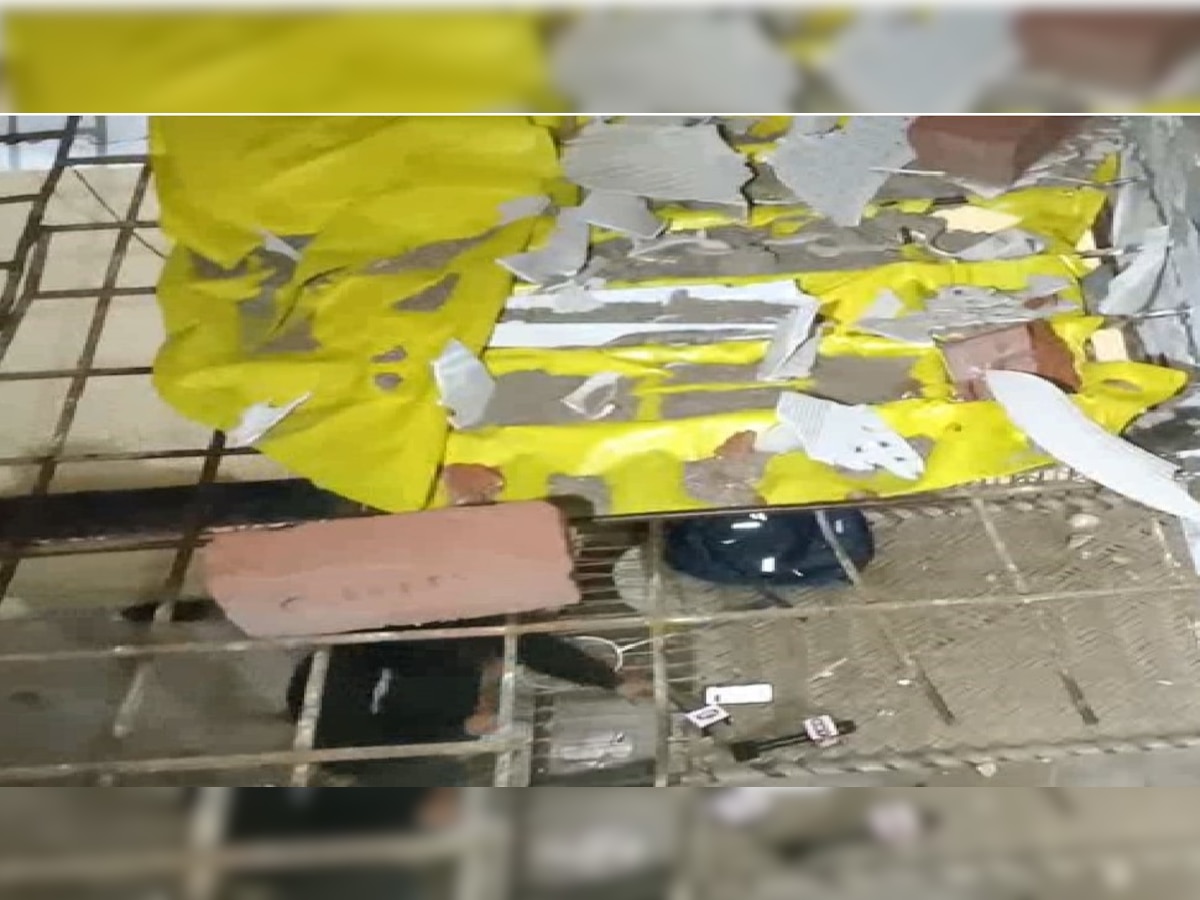 New Delhi: आंधी-बारिश से कहीं ढही दीवार तो कहीं गिरी छत, हादसे में 3 घायल 1 की मौत