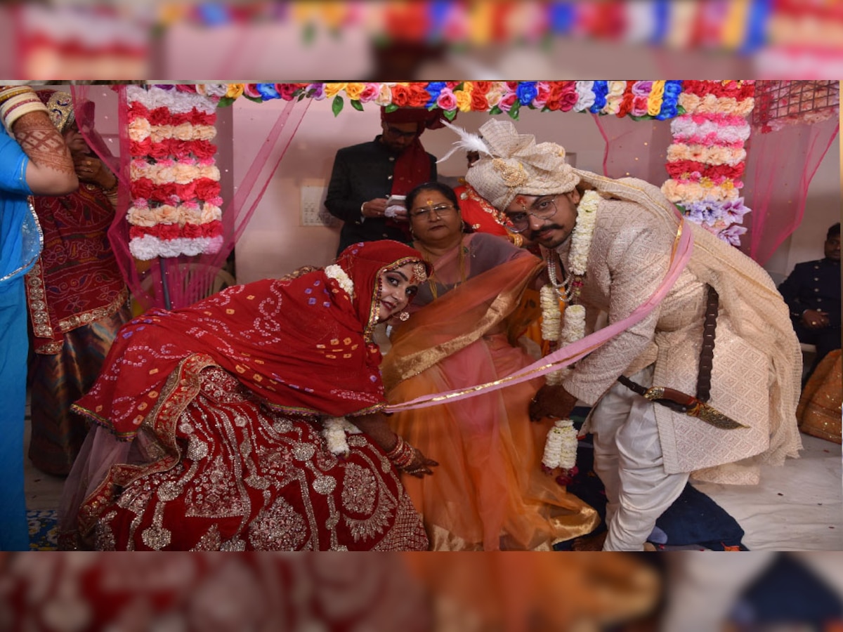 Fatehpur: किन्नर बुआ ने बढ़ाया रिश्तों का मान, भतीजी की शादी को इस तरह बनाया खास, लोगों में बना चर्चा का विषय