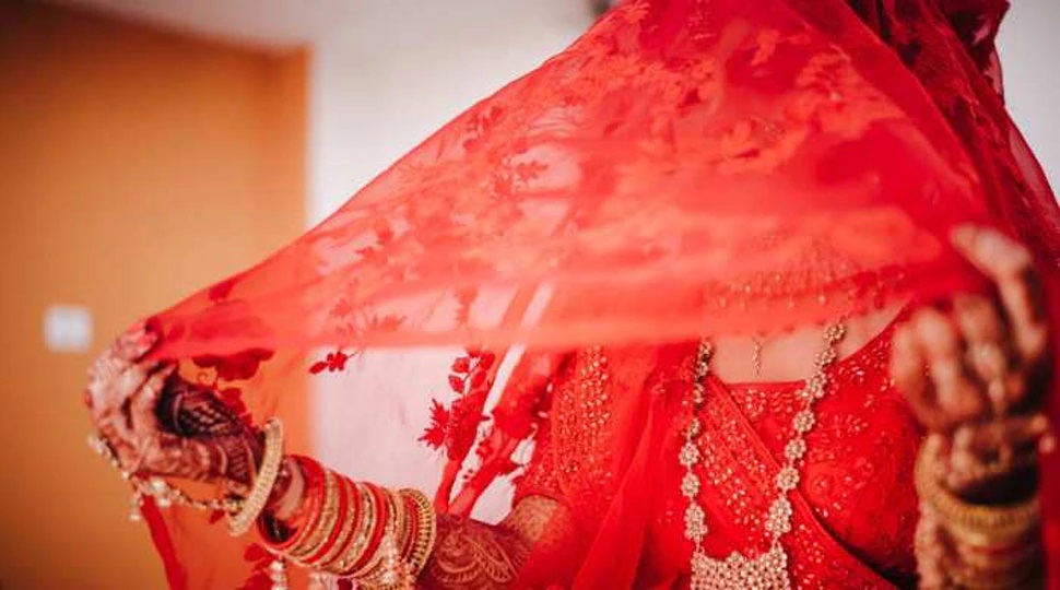 'भर दो मेरी मांग वरना दे दूंगी जान', साली ने जीजा से की शादी करने की जिद्द, फिर हुआ कुछ ऐसा.. 'भर दो मेरी मांग वरना दे दूंगी जान', साली ने जीजा से की शादी करने की जिद्द, फिर हुआ कुछ ऐसा..