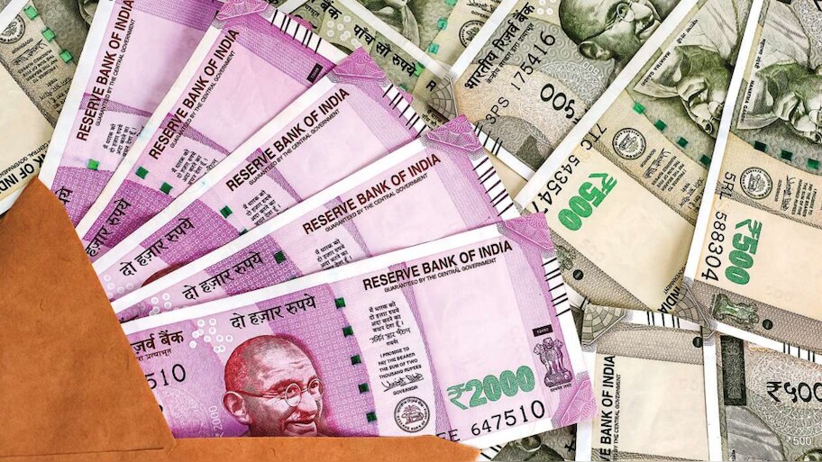 7th Pay Commission: ମହଙ୍ଗା ଭତ୍ତା ବୃଦ୍ଧି ପରେ କେନ୍ଦ୍ର କର୍ମଚାରୀଙ୍କ ପାଇଁ ଆସିଲା ଆଉ ବଡ଼ ଖୁସି ଖବର, ବଢ଼ିବ ବେସିକ୍ ଦରମା!