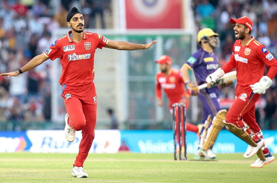 PBKS Vs KKR: बारिश के बाद शुरू नहीं हुआ मैच, DLS नियम के तहत पंजाब ने 7 रन से दर्ज की जीत PBKS Vs KKR: बारिश के बाद शुरू नहीं हुआ मैच, DLS नियम के तहत पंजाब ने 7 रन से दर्ज की जीत