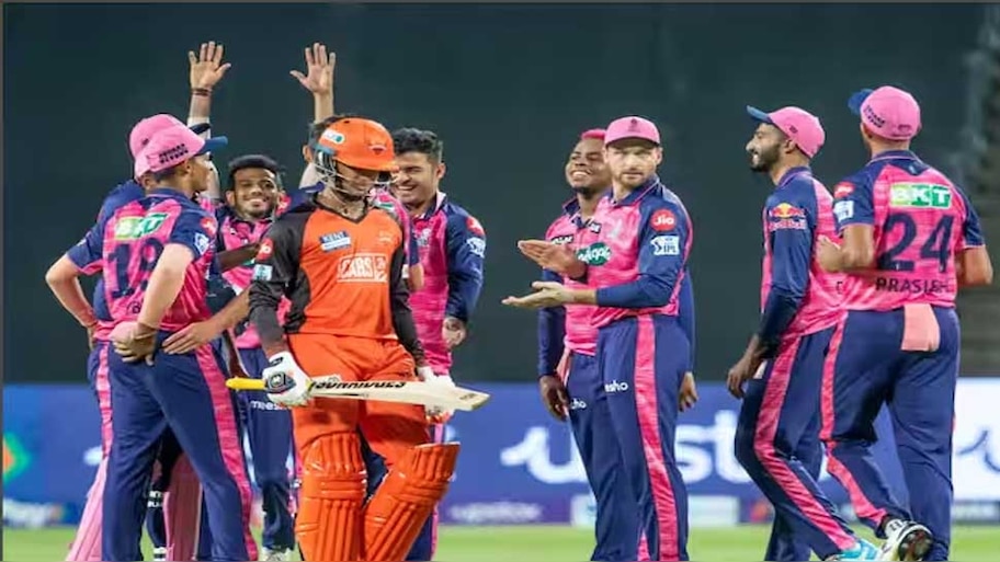 SRH vs RR Dream11 Prediction: इन प्लेयर्स के बनाएं ड्रीम 11 टीम, और जानें पिच रिपोर्ट