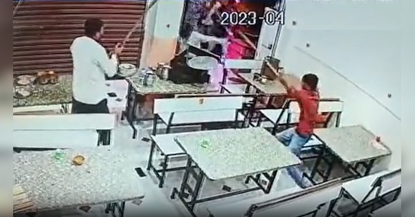 Jalore News Miscreants ransacked the restaurant in Sanchore Video watch this video | Jalore News : सांचोर में बदमाशों ने रेस्टोरेंट में की तोड़फोड़, देखिए ये वीडियो | Zee News Hindi