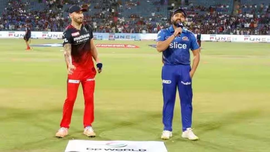 RCB vs MI Dream11 Prediction: इन प्लेयर्स पर जताएं भरोसा! जानें फैंटसी टीम और पिच रिपोर्ट