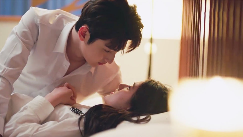 इस देश में बच्चों को रोमांस करने के लिए स्कूलों ने दी 7 दिन की छुट्टी, जानिए कारण इस देश में बच्चों को रोमांस करने के लिए स्कूलों ने दी 7 दिन की छुट्टी, जानिए कारण