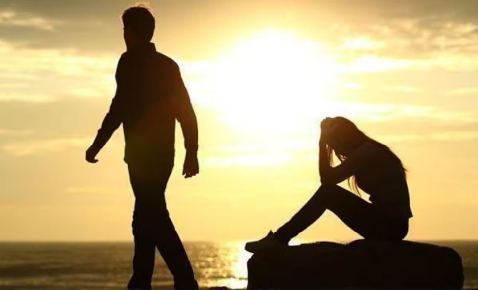 रिलेशनशिप और शादीशुदा जिंदगी को दीमक की तरह खा जाती हैं यह चीजें! इस तरह बचाएं रिश्ता रिलेशनशिप और शादीशुदा जिंदगी को दीमक की तरह खा जाती हैं यह चीजें! इस तरह बचाएं रिश्ता