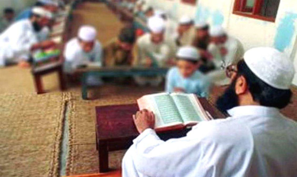 पाकिस्तानी मौलाना का बड़ा बयान, गे पैदा कर रही हैं मदरसे, साल में 70 हजार पैदा करता है एक मदरसा पाकिस्तानी मौलाना का बड़ा बयान, गे पैदा कर रही हैं मदरसे, साल में 70 हजार पैदा करता है एक मदरसा
