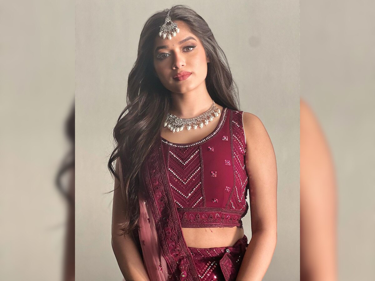 jannat zubair share latest look in ethnic outfit photos viral
