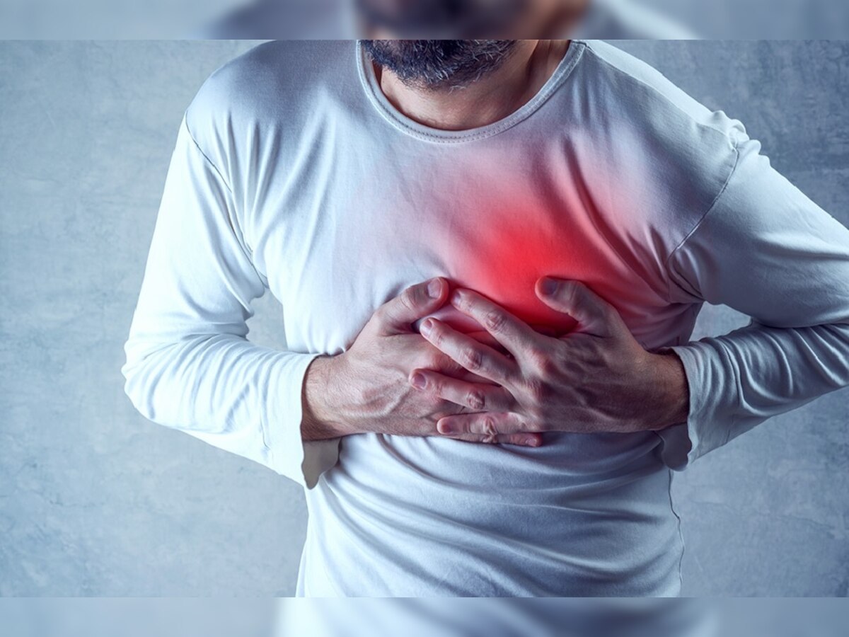 Heart Attack Signs: ये लक्षण देते हैं हार्ट अटैक का संकेत, हो सकती हैं दिल की नसें ब्लॉक