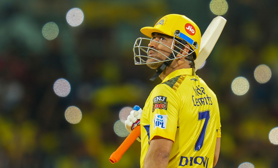 MS Dhoni: आते ही धोनी ने 2 गेंदों में जड़े दो छक्के और तोड़ ताला IPL का यह बड़ा रिकॉर्ड MS Dhoni: आते ही धोनी ने 2 गेंदों में जड़े दो छक्के और तोड़ ताला IPL का यह बड़ा रिकॉर्ड