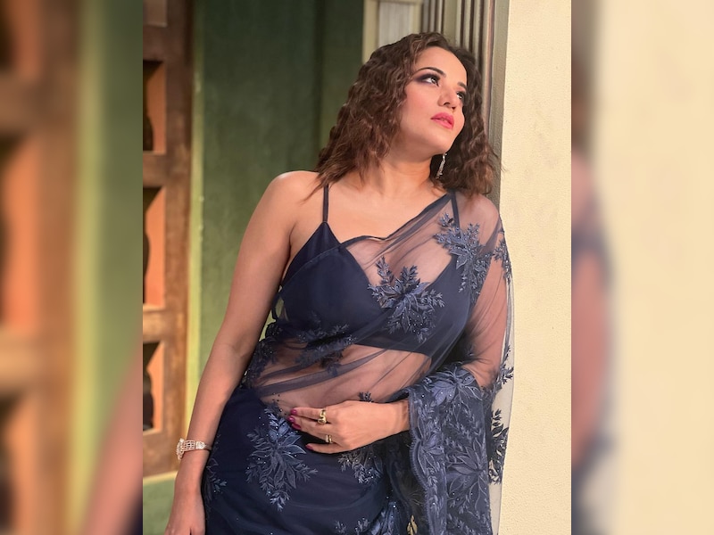 क़ाति्लाना अदाओं से किया वार