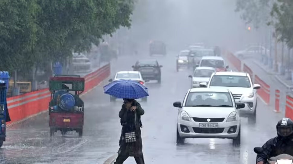 Today Weather Update: दिल्ली-एनसीआर में फिर शुरू हुई झमाझम बारिश, IMD ने बताया, अगले 5 दिन कैसा रहने वाला है मौसम