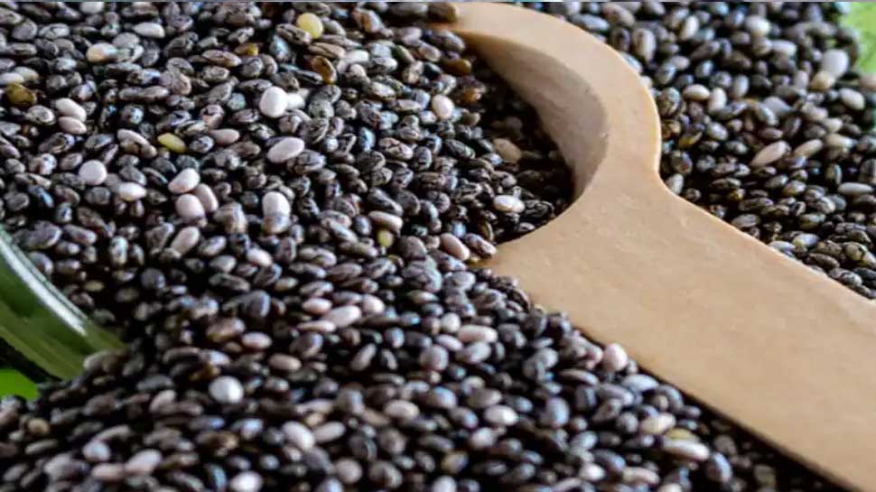 Chia Seeds benefits: हार्ट समेत कई दिक्कतों में बेहतरीन चीज है चिया सीड्स; ऐसे करें सेवन Chia Seeds benefits: हार्ट समेत कई दिक्कतों में बेहतरीन चीज है चिया सीड्स; ऐसे करें सेवन