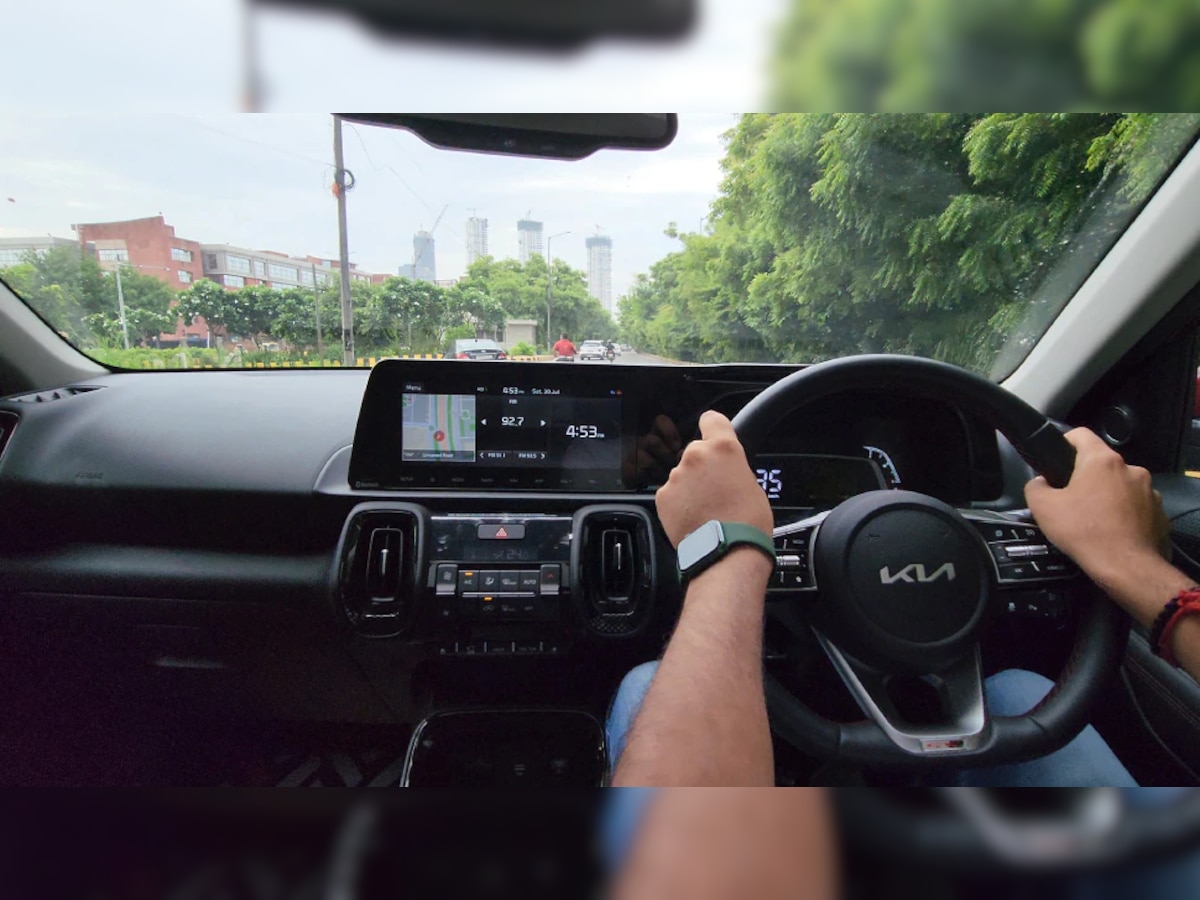 भारत में Car Steering Wheel दाईं तरफ जबकि अमेरिका में बाईं ओर मिलता है, कम लोगों को पता इसकी सही वजह