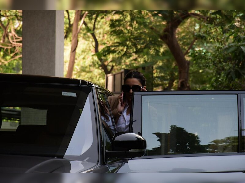 Parineeti Chopra spotted in Khar doing shopping amid wedding rumours ...