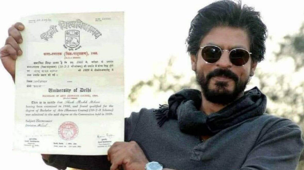 शाहरुख़ ख़ान ने 28 साल बाद हासिल की ग्रेजुएशन की डिग्री; आख़िर क्यों करना पड़ा लंबा इंतेज़ार शाहरुख़ ख़ान ने 28 साल बाद हासिल की ग्रेजुएशन की डिग्री; आख़िर क्यों करना पड़ा लंबा इंतेज़ार