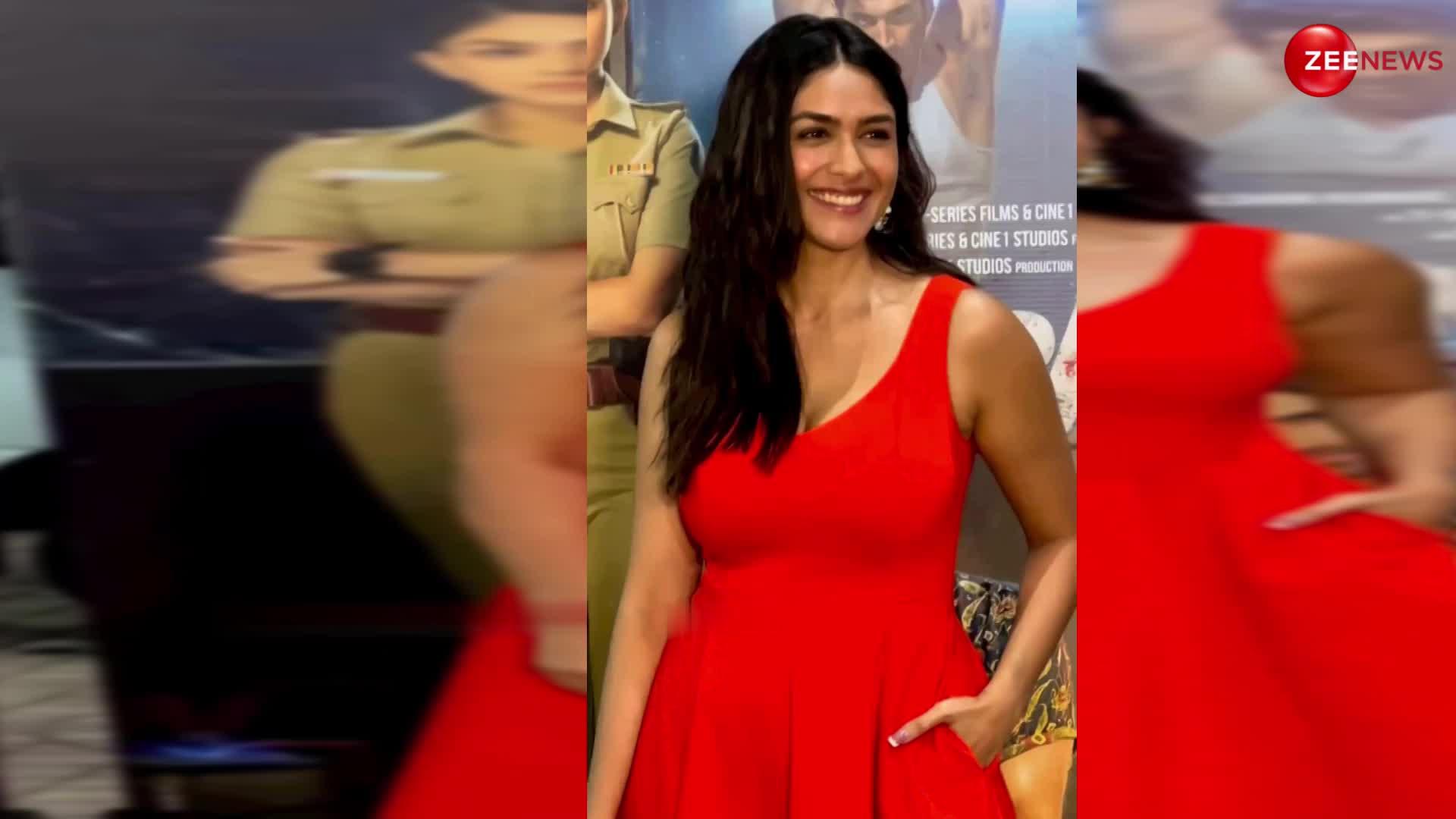 sensual-mrunal-thakur-show-her-flaunts-cleavage-in-front-her-media