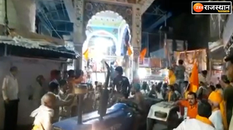 Sheikh Razoan Bhilwara News Rojedar Ramzan Sheikh opened Roza after serving on ...