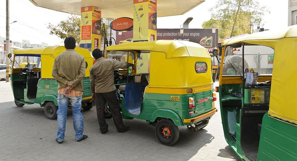 CNG PNG New Rate: सीएनजी और पीएनजी की कीमतों में भारी गिरावट, नए सिस्टम के तहत घटे 8 रुपये CNG PNG New Rate: सीएनजी और पीएनजी की कीमतों में भारी गिरावट, नए सिस्टम के तहत घटे 8 रुपये