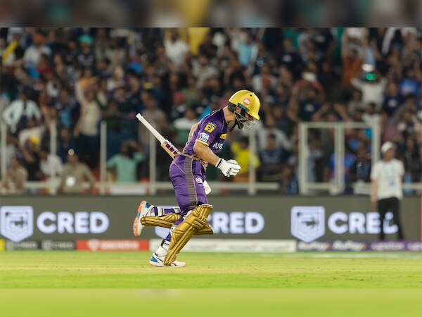 एक ओवर में 5 छक्के लगाने वाले बल्लेबाज और एक इनिंग में सबसे रन देने वाले गेंदबाजों की लिस्ट