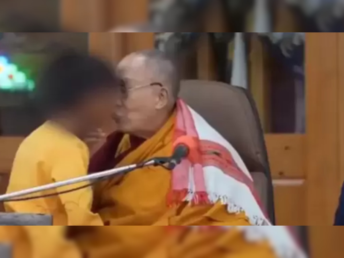 Dalai Lama: दलाई लामा ने बच्चे के साथ  kissing video के विवाद पर मांगी माफी, कही ये बात  