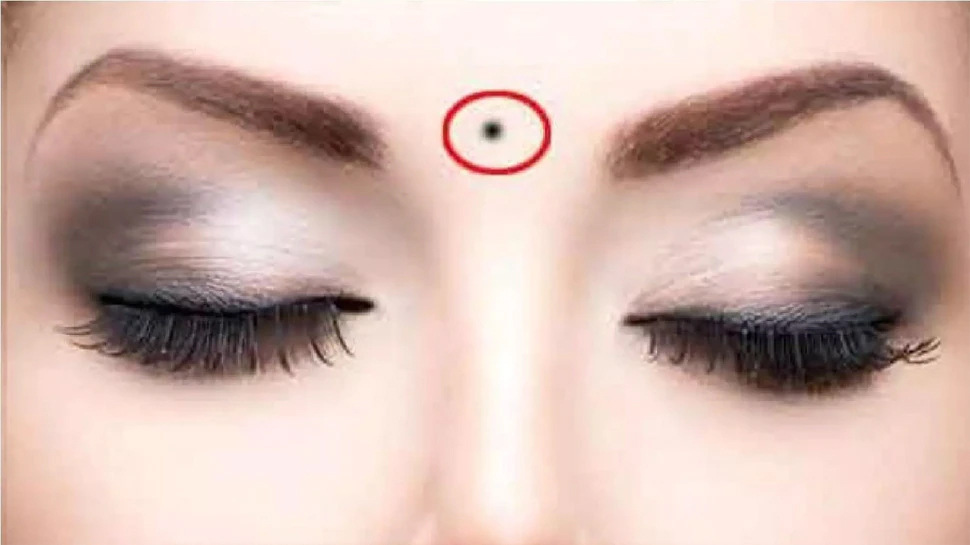 Mole On Female Body Parts Gives These Signs About Her You Will Be mole-on-female-body-parts-gives-these-signs-about-her-you-will-be