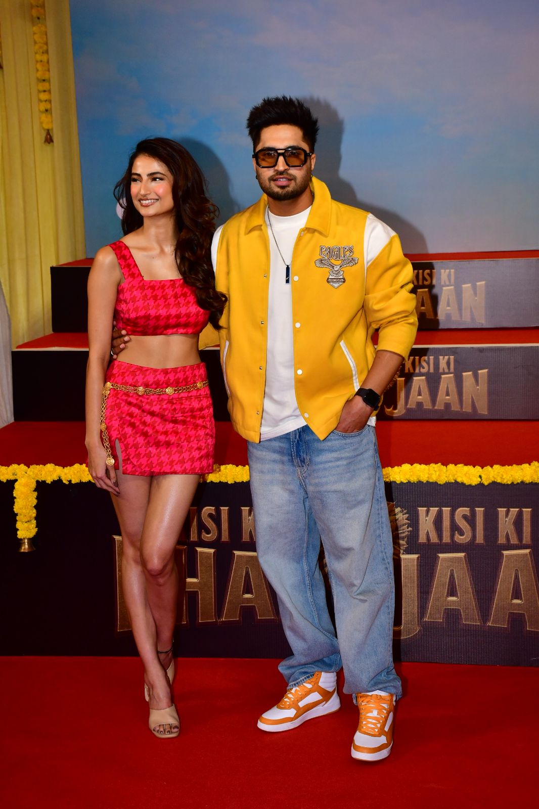 Palak Tiwari hottest look at Kisi Ka Bhai Kisi Ki Jaan trailer launch wear pink mini skirt with bralette | Palak Tiwari Look: हद से ज्यादा छोटे कपड़े पहनकर डेब्यू फिल्म के