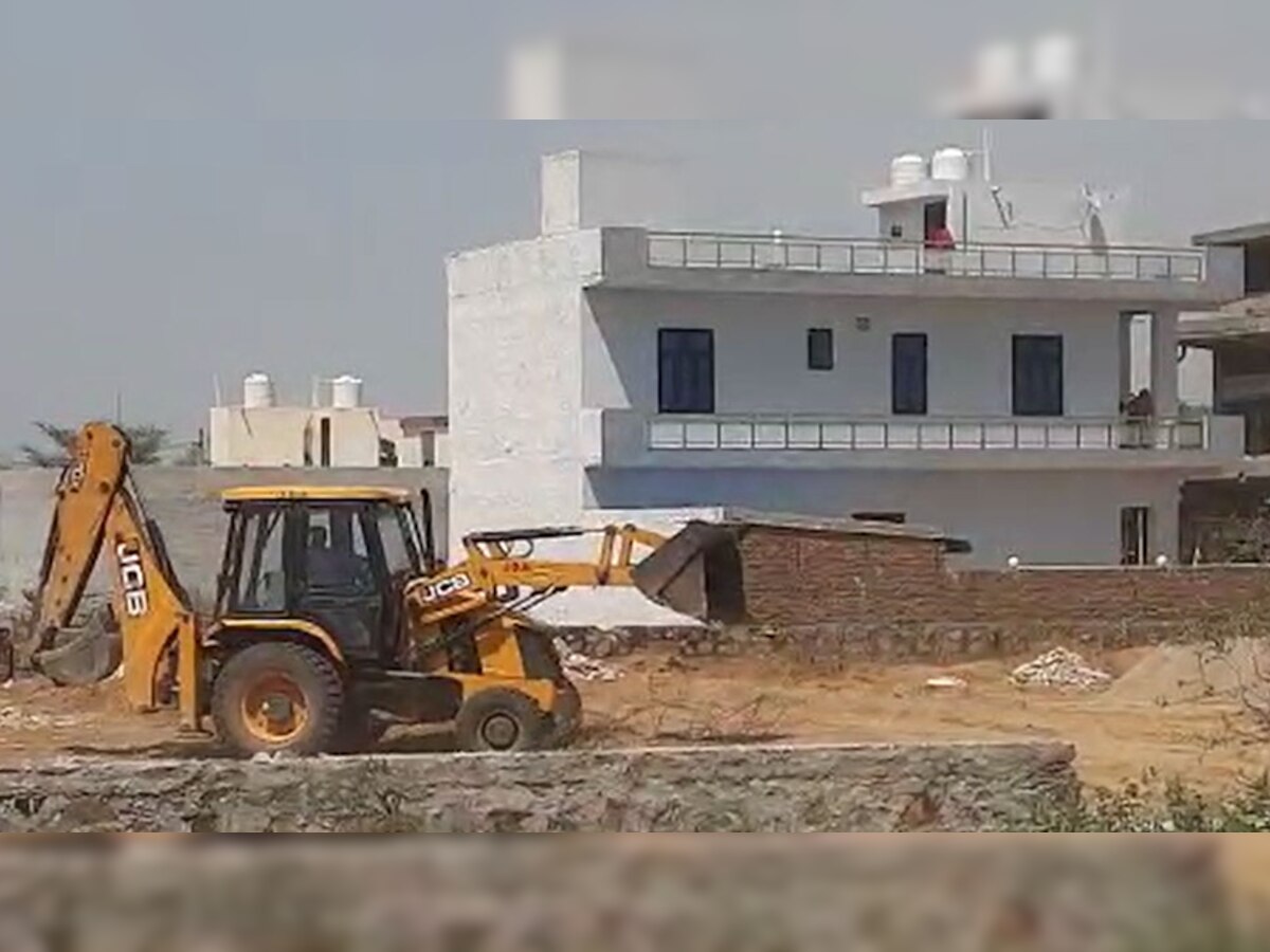 Jaipur में अवैध निर्माणों पर गरजा बुलडोजर, चार नवीन अवैध कॉलोनियां ध्वस्त