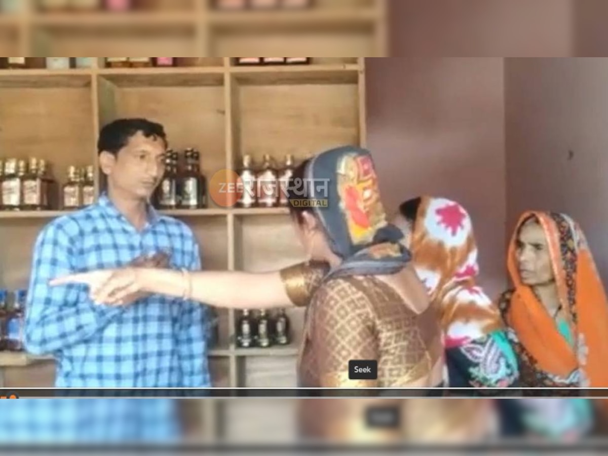 झुंझुनू के पिलानी में शराब की दुकान में पहुंचा महिलाओं का हुजूम, फिर किया कुछ ऐसा कि पुलिस को पहुंचना पड़ा