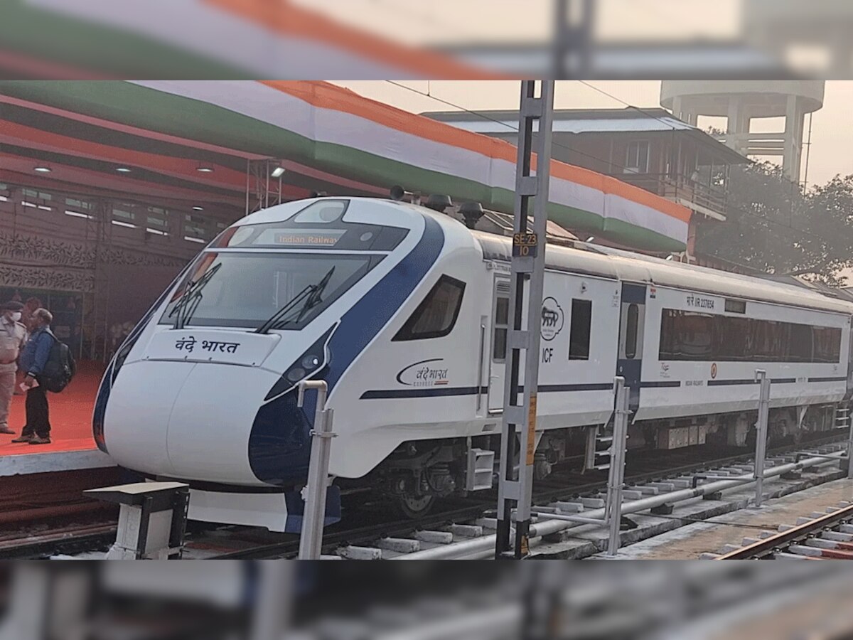 Vande Bharat Train: देश में कुल कितनी वंदे भारत भर रही है रफ्तार? जानें, रूट, टाइम, टिकट प्राइस और स्पीड