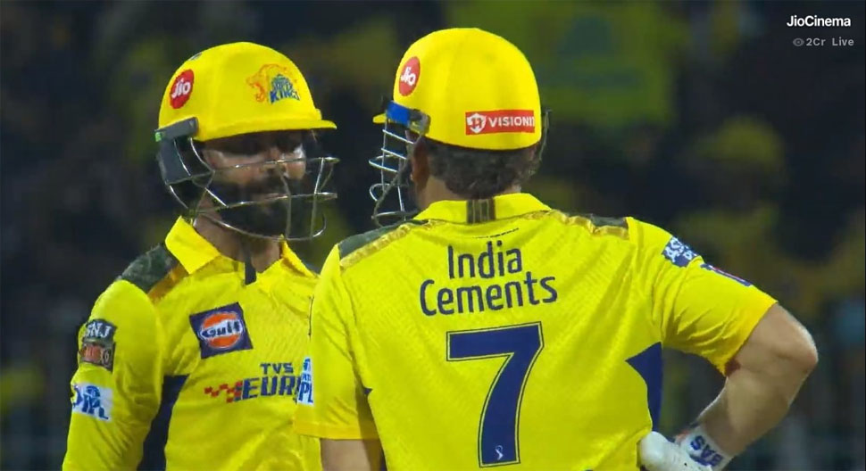 CSK Vs RR: किसी काम ना आई धोनी और जडेजा की तूफानी पारी, 3 रन से जीता राजस्थान CSK Vs RR: किसी काम ना आई धोनी और जडेजा की तूफानी पारी, 3 रन से जीता राजस्थान