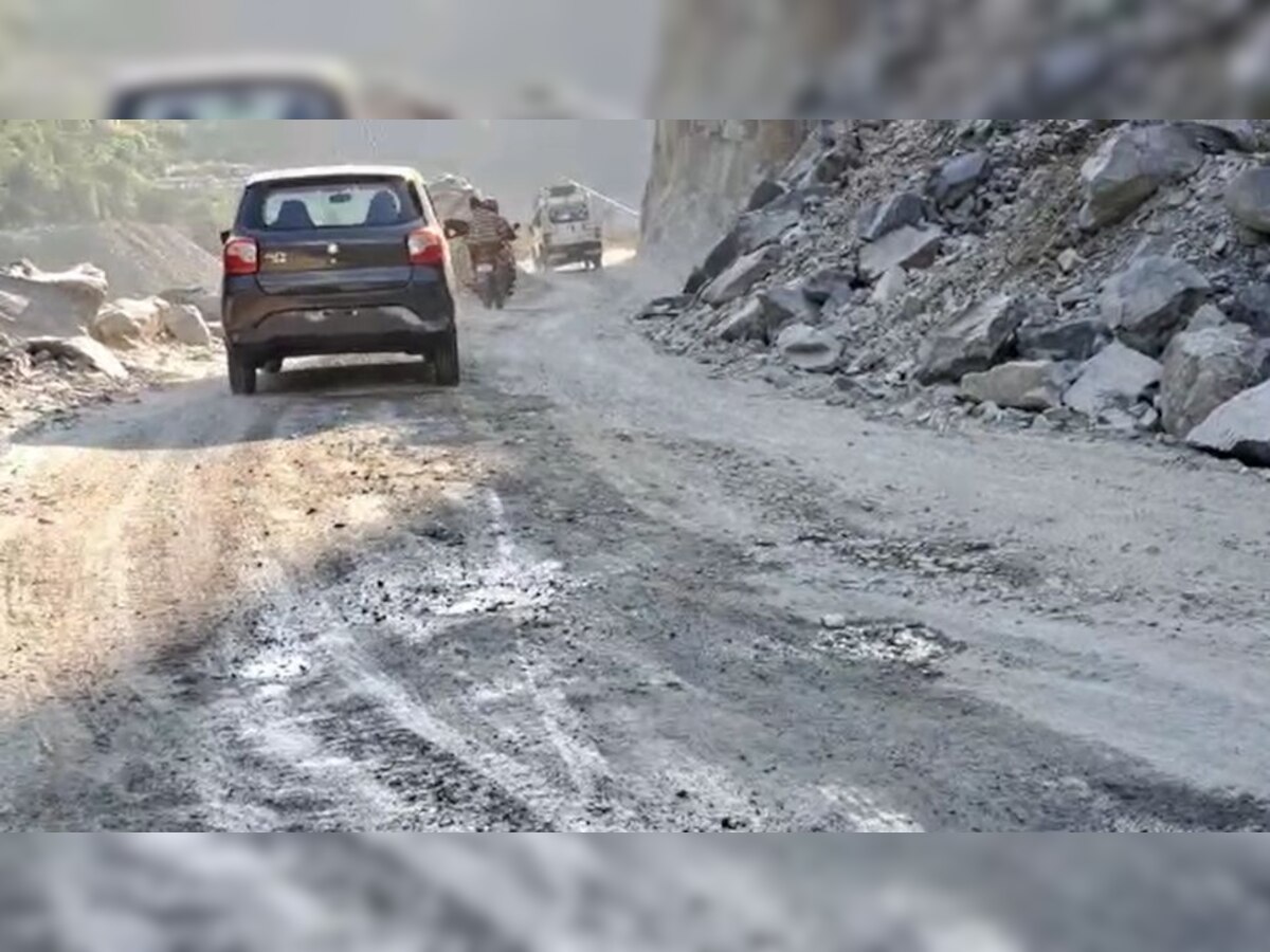 उत्तराखंड जाने वाले पर्यटक सावधान, उत्तरकाशी में गंगोत्री राष्ट्रीय राजमार्ग 21 अप्रैल तक तीन शिफ्ट में रहेगा बंद