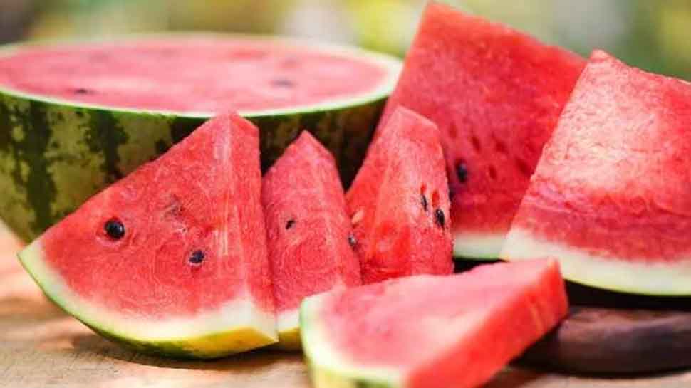 Watermelon Benefits summer weight loss Tarbooj Khane ke fayde hindi me