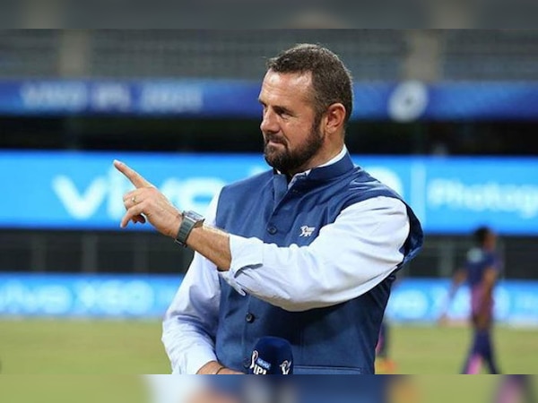 PSL में इस दिग्गज के साथ गैर इंसानी सलूक: कई दिनों तक रहे भूखे, बाहर खड़े लोग पीटना चाहते थे, जानिए क्यों