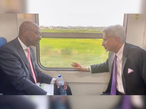 Video: विदेश मंत्री एस जयशंकर का मोज़ाम्बिक दौरा; भारत में निर्मित ट्रेन में किया सफ़र