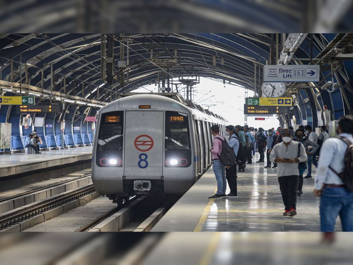 Delhi Metro में सफर करने वाले सावधान! स्टेशन पर घूमता साइको, ऐसे हुआ भंडाफोड़