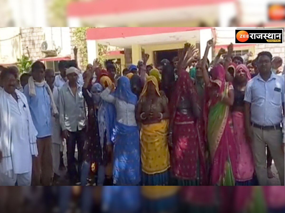Sawai Madhopur news: शराब की दुकान हटाने की मांग को लेकर स्थानीय लोगों का प्रदर्शन 