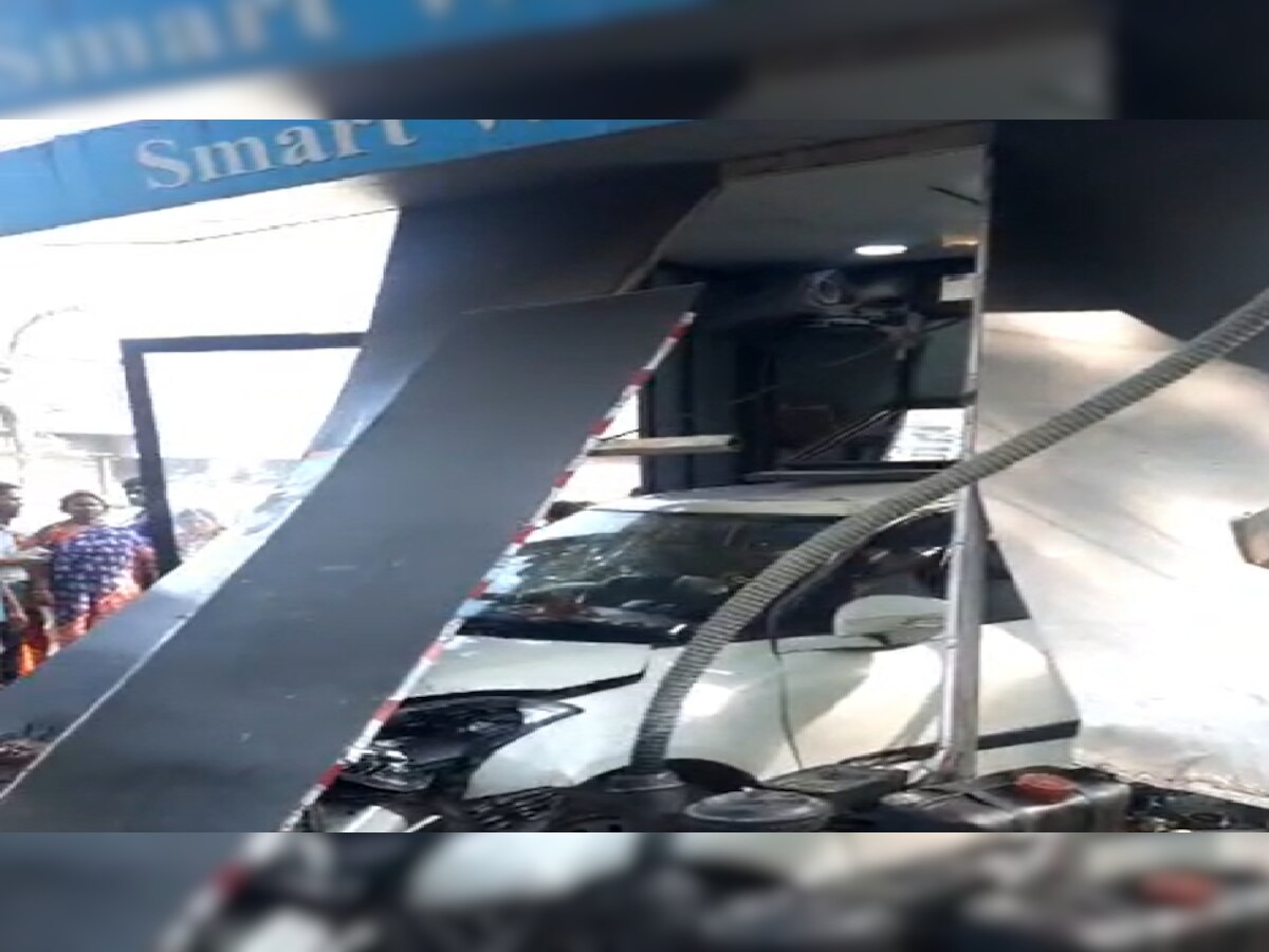 Gurugram Accident News: वॉटर एटीएम में सो रहे शख्स पर चढ़ाई कार, आरोपी गाड़ी छोड़ हुआ फरार