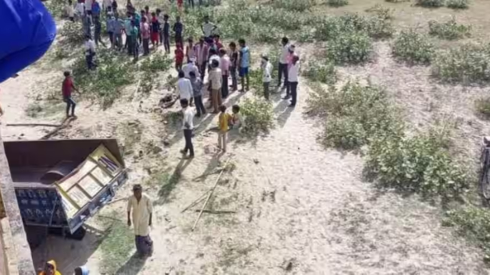 UP: यूपी के शाहजहांपुर में दर्दनाक हादसा; 13 की मौत, PM ने किया मुआवज़े का ऐलान UP: यूपी के शाहजहांपुर में दर्दनाक हादसा; 13 की मौत, PM ने किया मुआवज़े का ऐलान