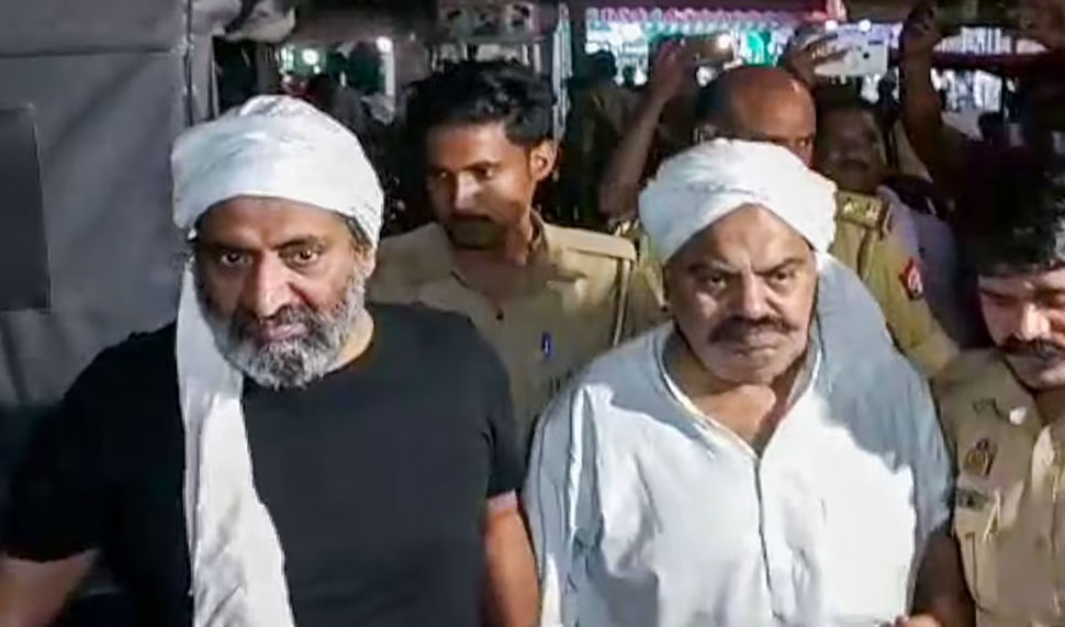 "अतीक का अंत और UP पुलिस के आतंक की शुरुआत; राज्य व राष्ट्र प्रमुख ने मूंद रखी हैं आंखें" "अतीक का अंत और UP पुलिस के आतंक की शुरुआत; राज्य व राष्ट्र प्रमुख ने मूंद रखी हैं आंखें"