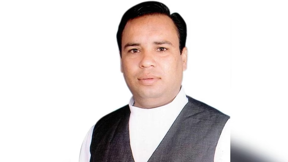 भाजपा नेता बलविंदर सिंह को अज्ञात लोगों ने घर में घुसकर मारी गोली, अस्पताल में भर्ती भाजपा नेता बलविंदर सिंह को अज्ञात लोगों ने घर में घुसकर मारी गोली, अस्पताल में भर्ती