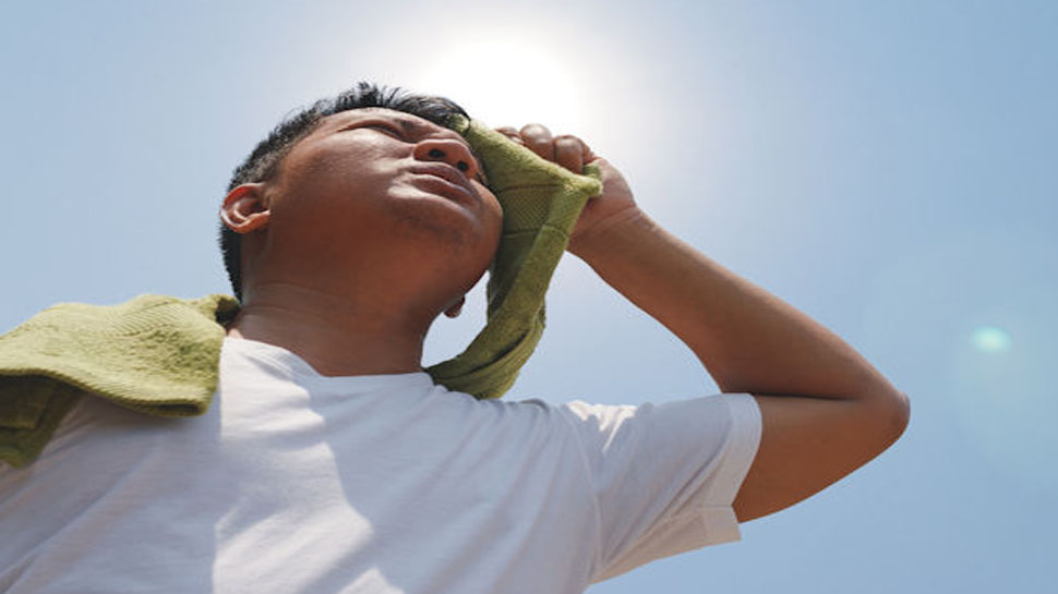 Heat Stroke के लक्षण, बचने के उपाय और इलाज Heat Stroke के लक्षण, बचने के उपाय और इलाज