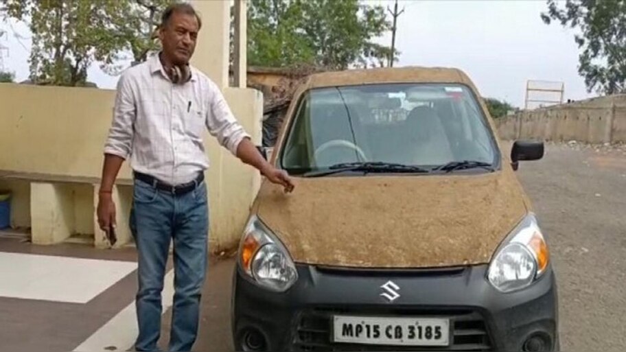 Madhya Pradesh: गर्मी से बचने के लिए कार पर लेप लिया गाय का गोबर, बताया कैसे करता है काम