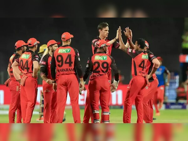 SRH vs MI Dream11 Prediction: ड्रीम11 टीम बनाने से पहले जान लें कुछ बातें, ये प्लेयर्स करने वाले हैं कमाल!