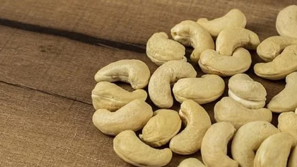 Cashew Benefits eat daily Cashew for good heart and stronge bones kaaju