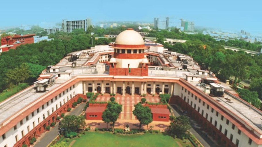 बिल्कीस बानो केस में गुजरात सरकार को सुप्रीम कोर्ट की फटकार; कहा- हत्या और नरसंहार में होता है फर्क