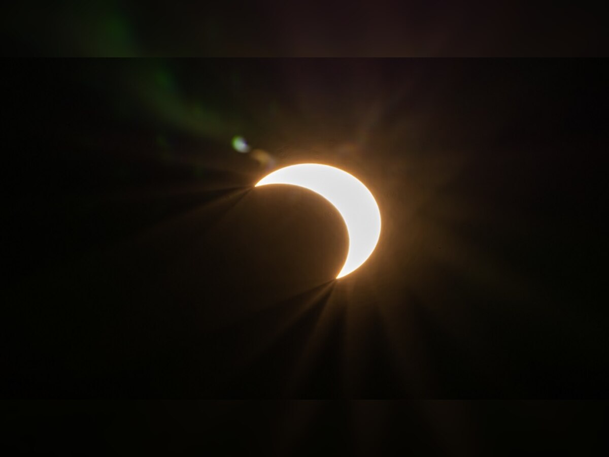 Surya Grahan 2023 Live: शुरू हो गया सूर्य ग्रहण, कई हिस्सों में दिखा ग्रहण, देखें फोटो