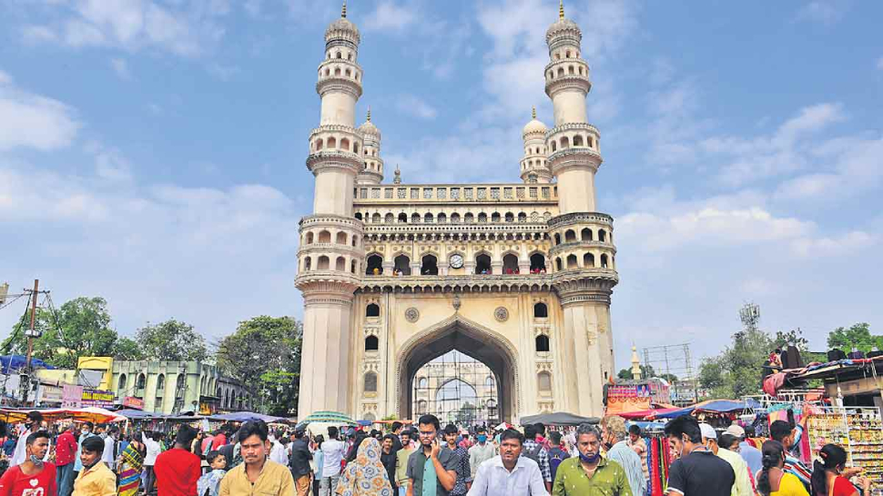 Hyderabad: अलविदा जुमे की नमाज़ के मद्देनज़र यातायात पुलिस मुस्तैद; चार मीनार के आसपास ट्रैफ़िक व्यवस्था बदली Hyderabad: अलविदा जुमे की नमाज़ के मद्देनज़र यातायात पुलिस मुस्तैद; चार मीनार के आसपास ट्रैफ़िक व्यवस्था बदली