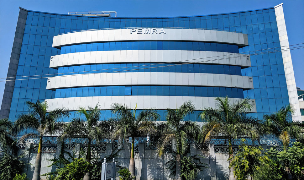 पाकिस्तान में भारतीय TV चैनल चलाने पर एक्शन, पेमरा कई दफ्तरों को जारी किया नोटिस पाकिस्तान में भारतीय TV चैनल चलाने पर एक्शन, पेमरा कई दफ्तरों को जारी किया नोटिस